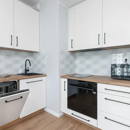 Nowa Letnica Comfortable With Balcony & Parking By Renters