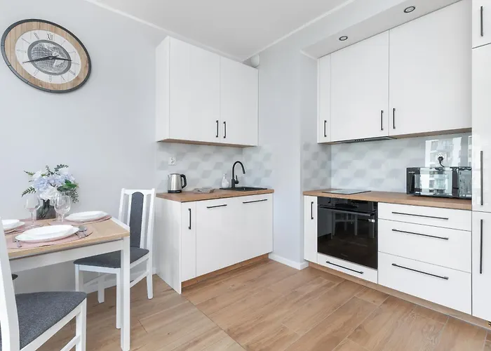 Nowa Letnica Comfortable With Balcony & Parking By Renters Appartement Gdańsk