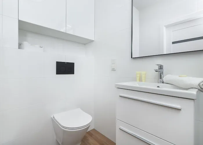 Appartement Nowa Letnica Comfortable With Balcony & Parking By Renters Gdańsk